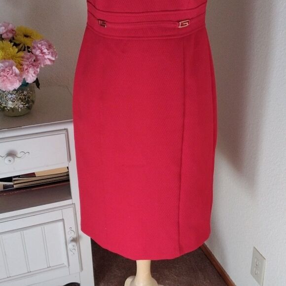 Shelby and Palmer Red Sheath Dress. - Picture 3 of 11